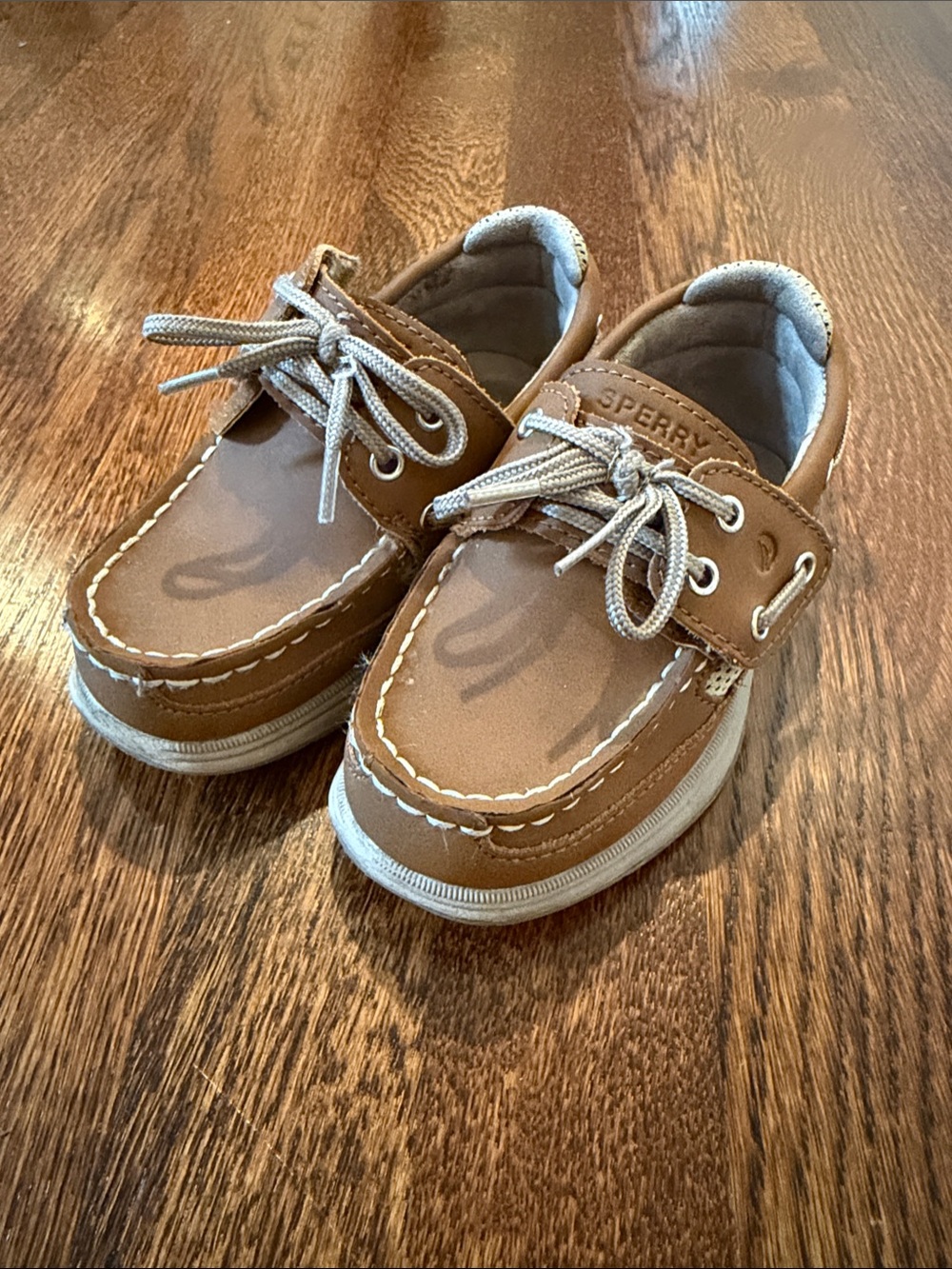LIKE NEW Sperry Kids' Tan Boat Shoes - size 8 toddler